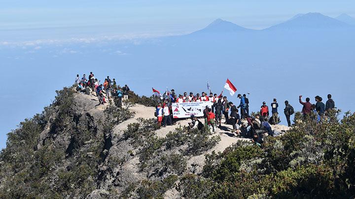 Hiking Gunung Lawu